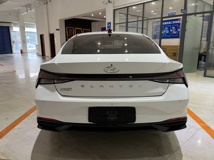 Hyundai Elantra из Китая — фото