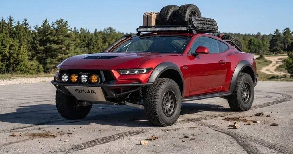 Mustang для бездорожья и семьи: Ford готовит Baja и седан Mach 4